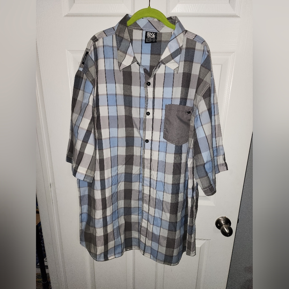 122. Men's Enyce Button Down 4XL